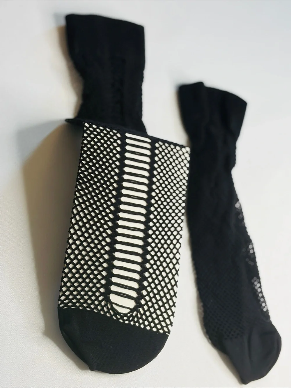 NWT VTG Y2K Calzedonia Black Fishnet Mesh Fashion Socks